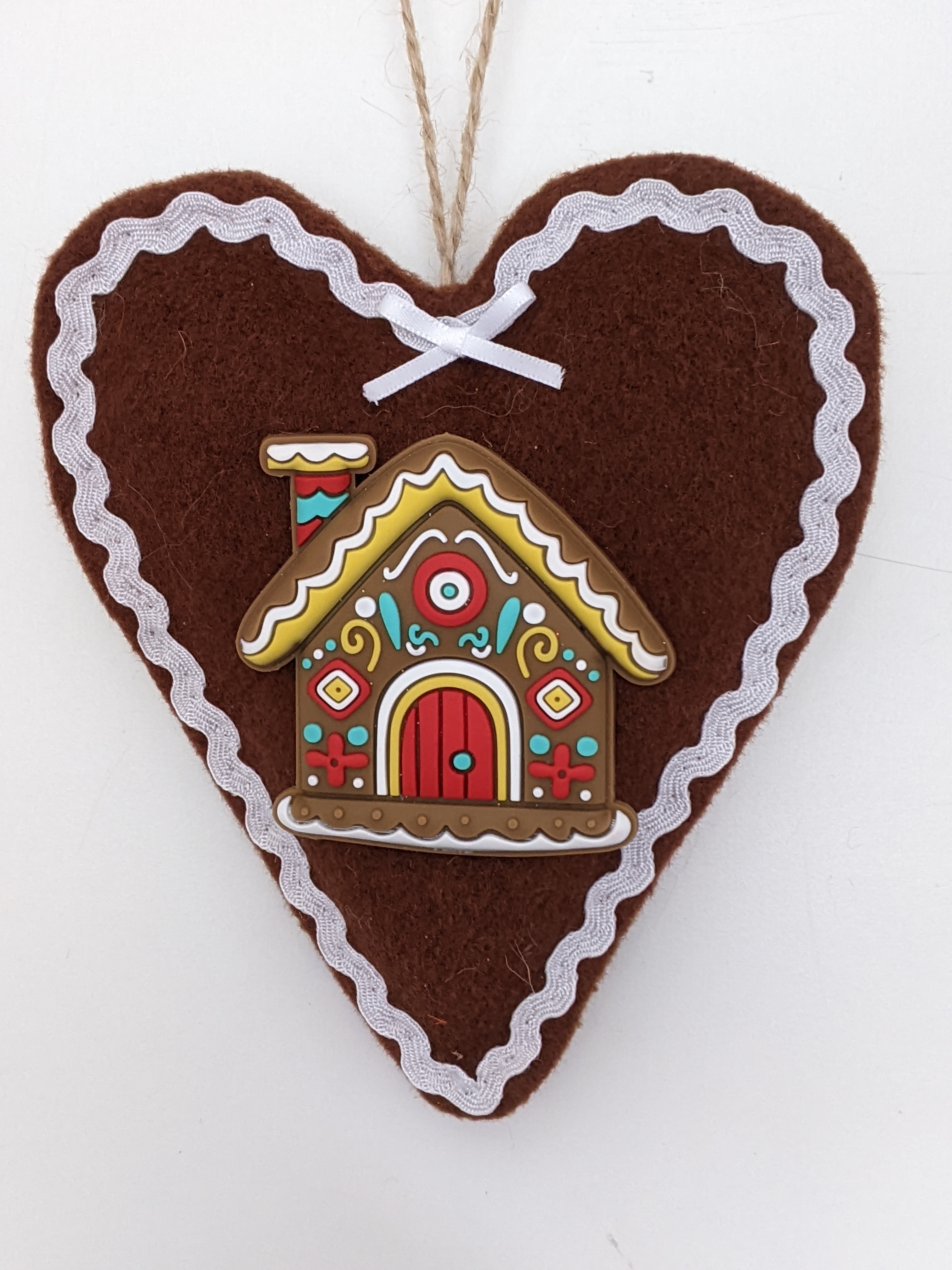 Gingerbread House on a Gingerbread Heart. Felt.