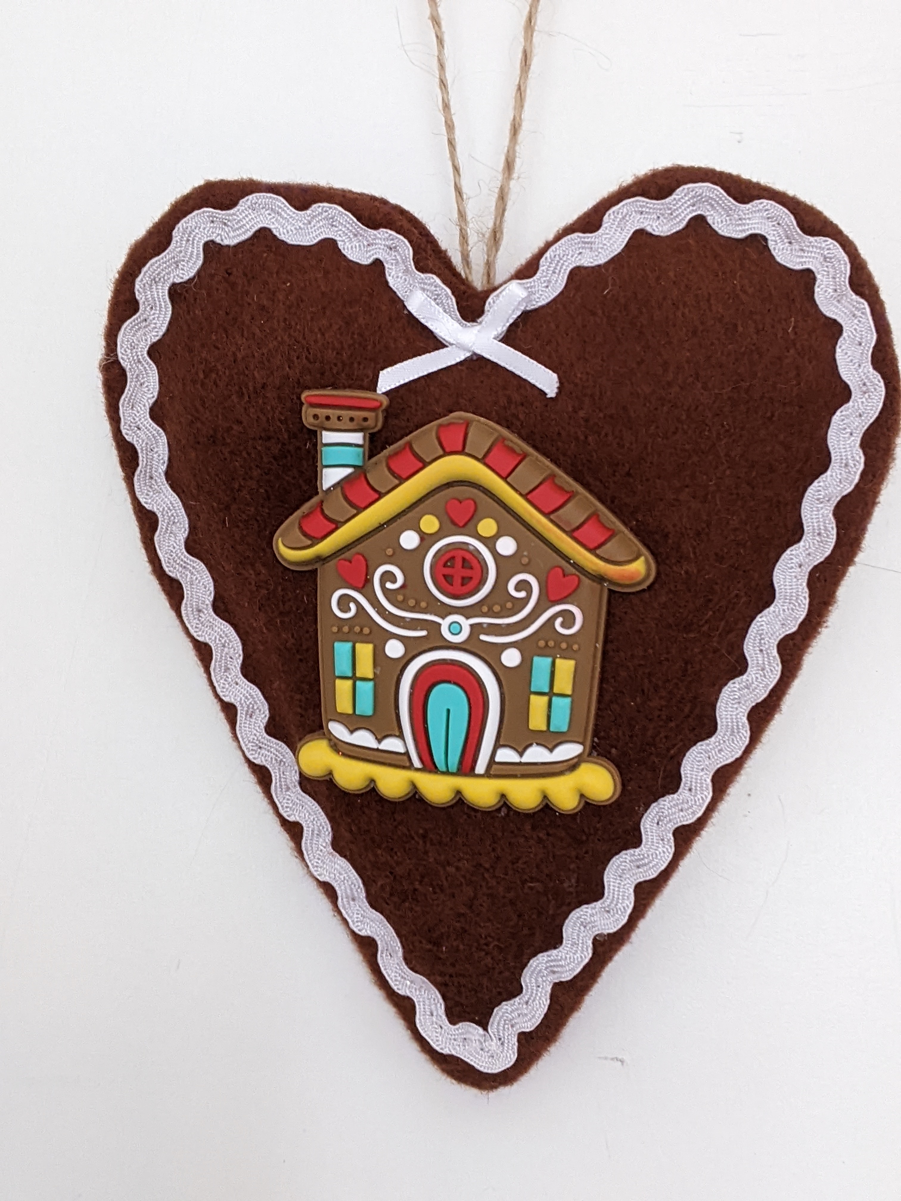 Gingerbread House on a Gingerbread Heart. Felt.