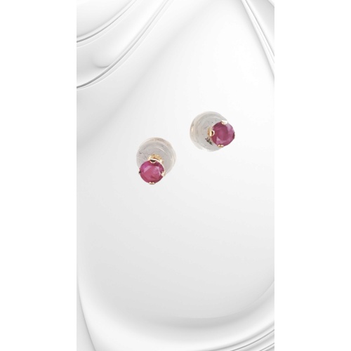14 carat gold ruby stud earrings 3mm