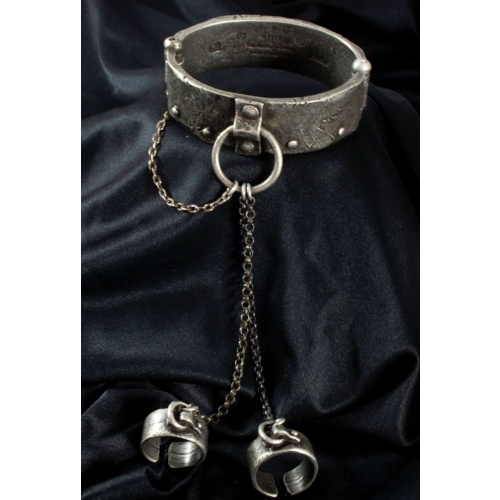 ALCHEMY GAOLER'S SHACKLE BRACELET - EXTREMELY RARE AND COLLECTIBLE MID 90'S